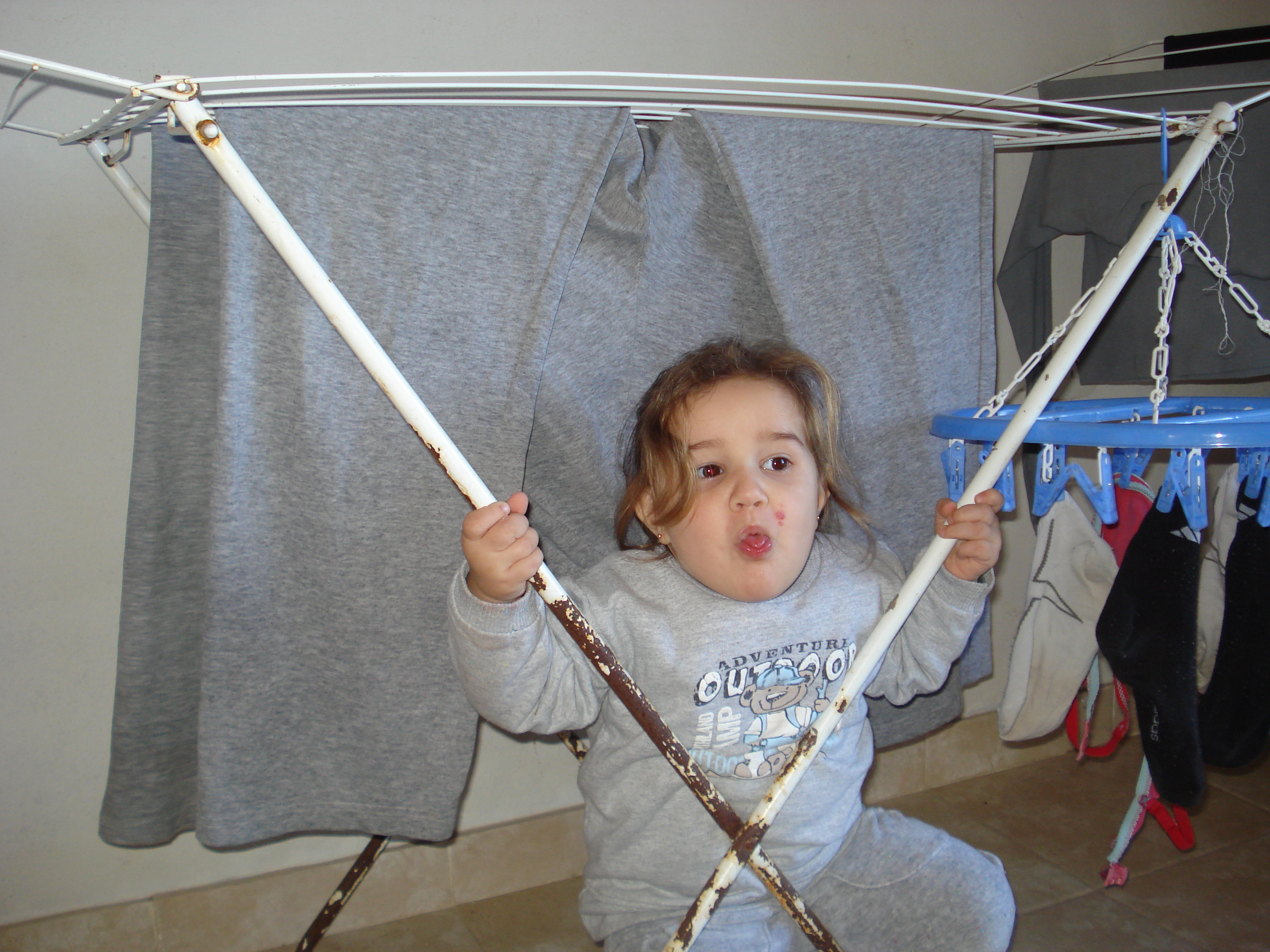 fotos/2012-12-25 - Iara con la notebook/DSC04360.JPG